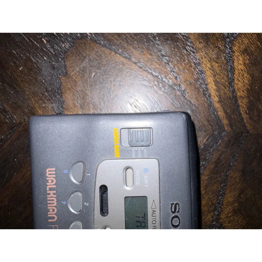 Sony Walkman Cassette Player WM-FX405 Gray Good Auto Reverse Mega Bass AM/FM
